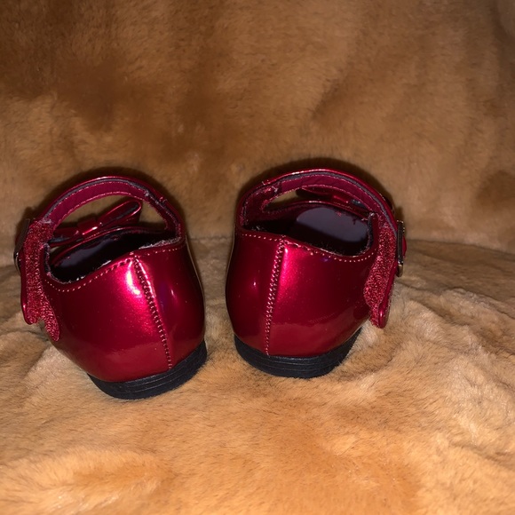 Red Satin Shoes in size 3 - Picture 2 of 4